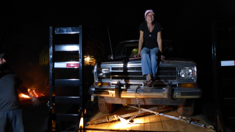 Illustration for article titled This $800 Jeep Grand Wagoneer Hasn't Run In 12 Years And It's My New Off-Road Project